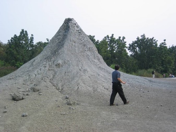 泥火山